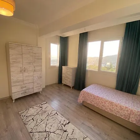 Apartment Azize 4 *